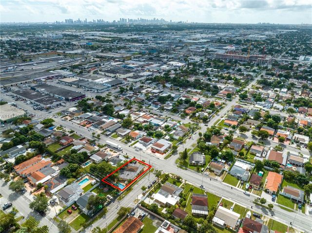 901 E 32nd Street, Hialeah, FL 33013