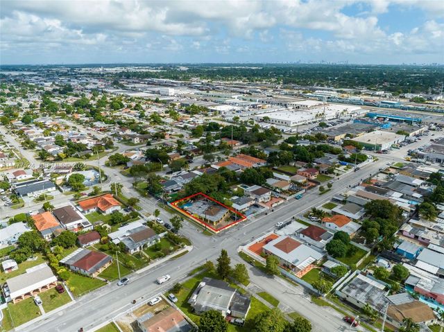 901 E 32nd Street, Hialeah, FL 33013