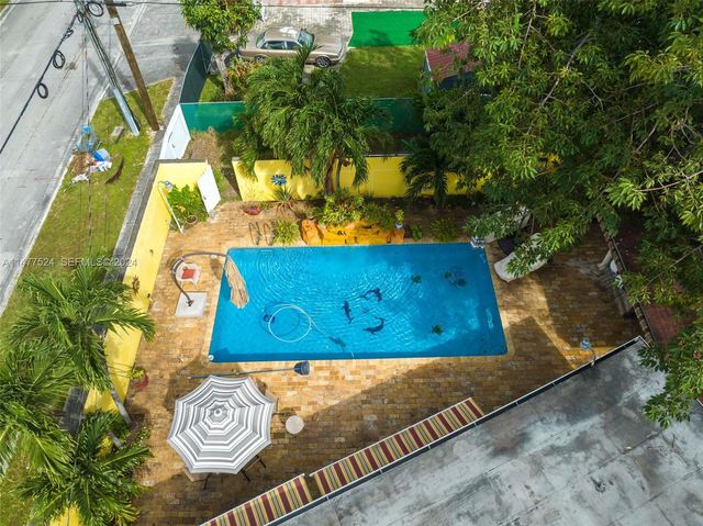 901 E 32nd Street, Hialeah, FL 33013