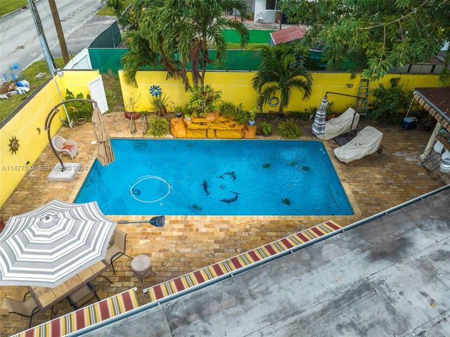 901 E 32nd Street, Hialeah, FL 33013