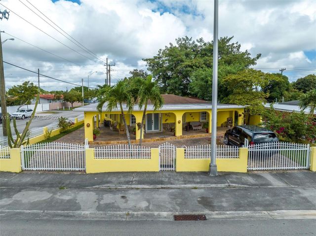 901 E 32nd Street, Hialeah, FL 33013
