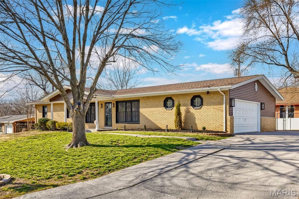 1011 Geringer Court, Ferguson, MO 63135