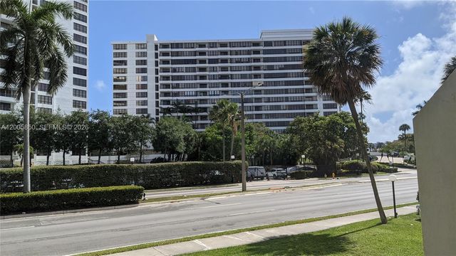 501 Three Islands Blvd 112, Hallandale Beach, FL 33009