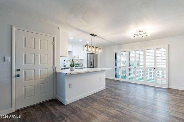 4950 N MILLER Road 220, Scottsdale, AZ 85251