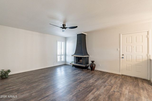 4950 N MILLER Road 220, Scottsdale, AZ 85251