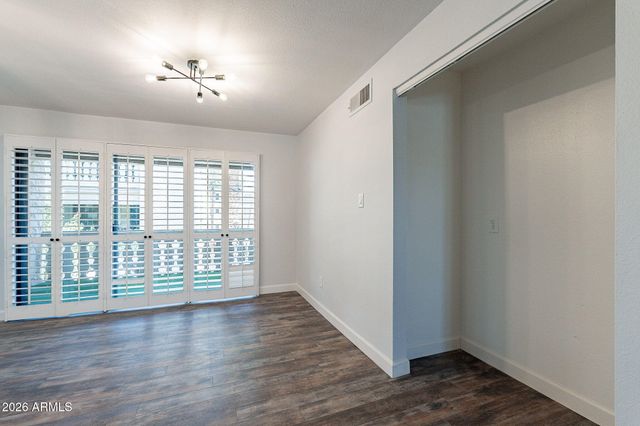 4950 N MILLER Road 220, Scottsdale, AZ 85251