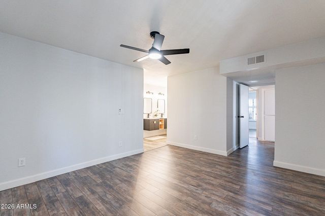 4950 N MILLER Road 220, Scottsdale, AZ 85251