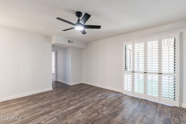 4950 N MILLER Road 220, Scottsdale, AZ 85251