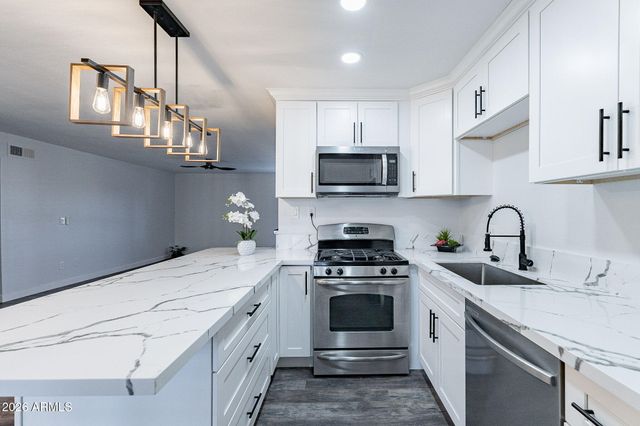 4950 N MILLER Road 220, Scottsdale, AZ 85251