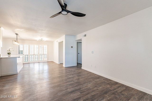 4950 N MILLER Road 220, Scottsdale, AZ 85251
