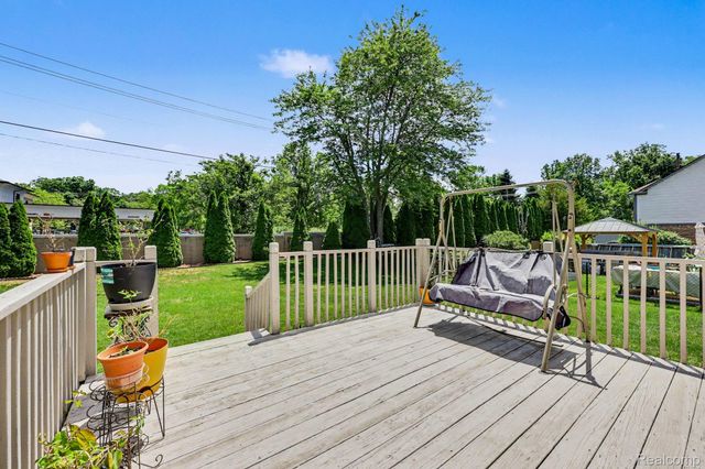 24535 Jason Drive, Brownstown Charter Township, MI 48134