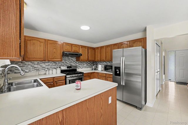 24535 Jason Drive, Brownstown Charter Township, MI 48134