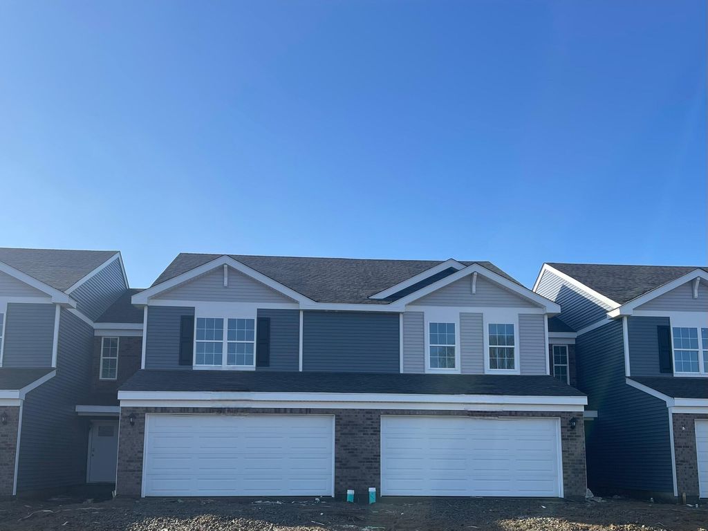 543 Cressmoor Boulevard, Hobart, IN 46342