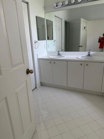 22270 SW 93rd Pl, Cutler Bay, FL 33190