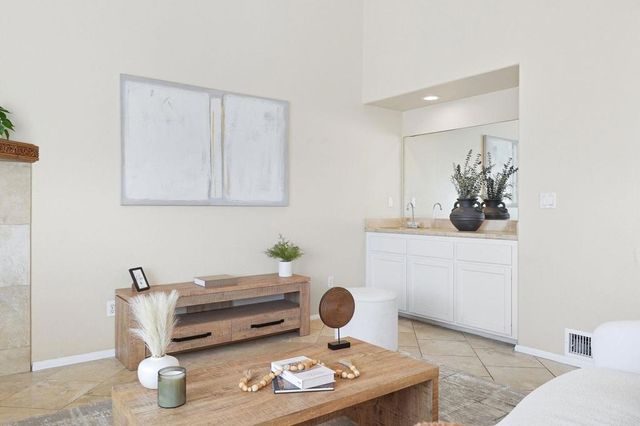 553 A Hygeia Ave. Avenue, Encinitas, CA 92024