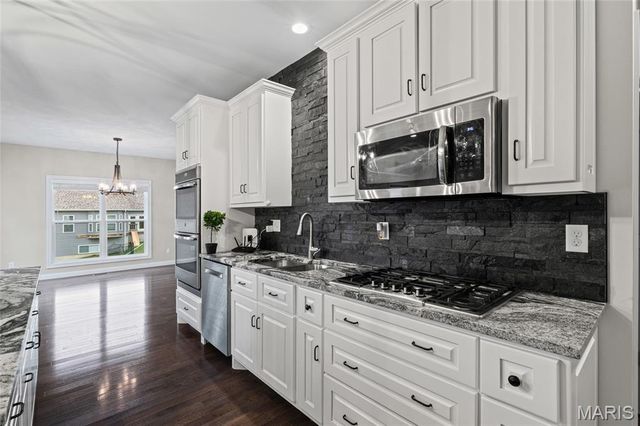 1022 Graystone Park, Barnhart, MO 63012