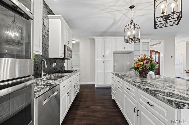 1022 Graystone Park, Barnhart, MO 63012