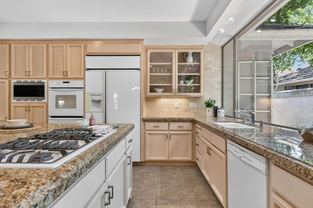 11260 Crocker Grove Ln, Gold River, CA 95670