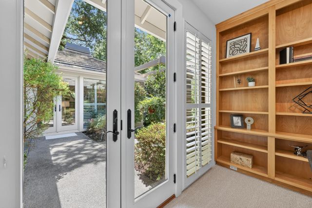 11260 Crocker Grove Ln, Gold River, CA 95670