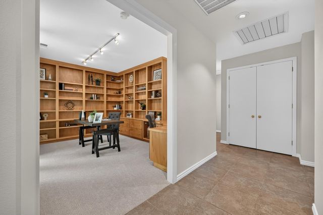 11260 Crocker Grove Ln, Gold River, CA 95670