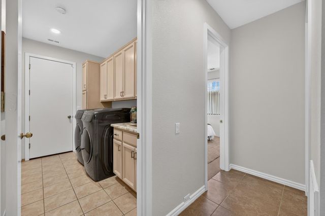 11260 Crocker Grove Ln, Gold River, CA 95670