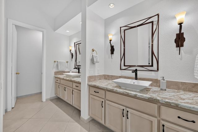 11260 Crocker Grove Ln, Gold River, CA 95670