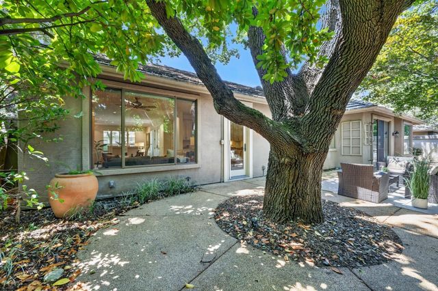 11260 Crocker Grove Ln, Gold River, CA 95670