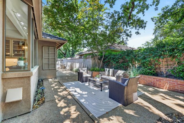 11260 Crocker Grove Ln, Gold River, CA 95670