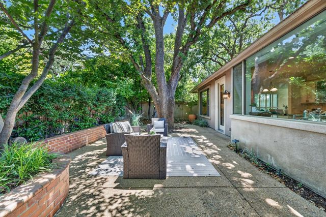 11260 Crocker Grove Ln, Gold River, CA 95670
