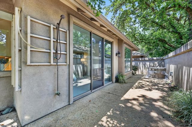 11260 Crocker Grove Ln, Gold River, CA 95670