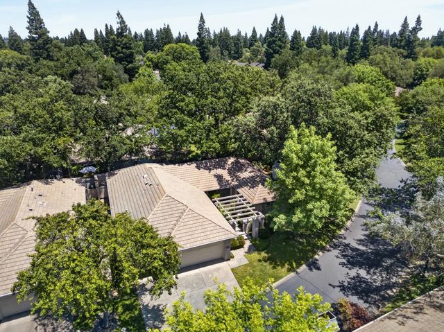 11260 Crocker Grove Ln, Gold River, CA 95670