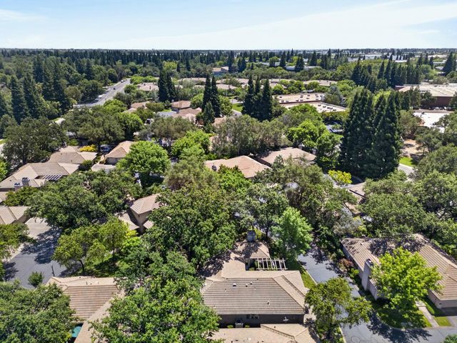 11260 Crocker Grove Ln, Gold River, CA 95670