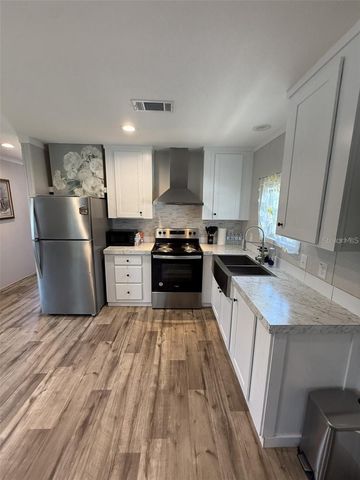 7801 34TH AVENUE N 30, St Petersburg, FL 33710