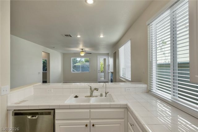 609 Elliot Peak Avenue, Las Vegas, NV 89183
