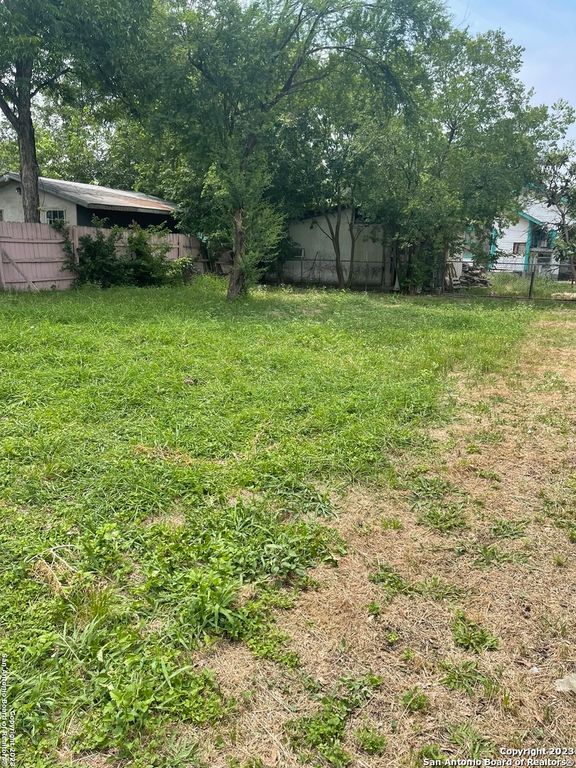 812 W HOLLYWOOD AVE, San Antonio, TX 78212