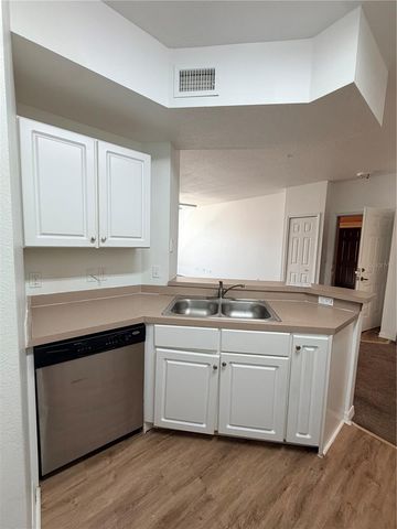 5578 METROWEST BOULEVARD 1-202, Orlando, FL 32811