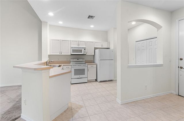 4219 Liron AVE 201, Fort Myers, FL 33916