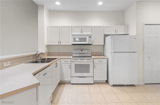 4219 Liron AVE 201, Fort Myers, FL 33916