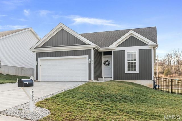 2300 Matthias Close, Washington, MO 63090