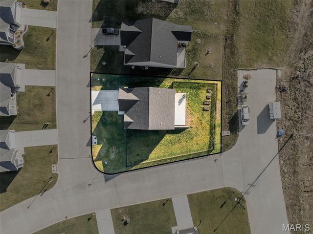 2300 Matthias Close, Washington, MO 63090