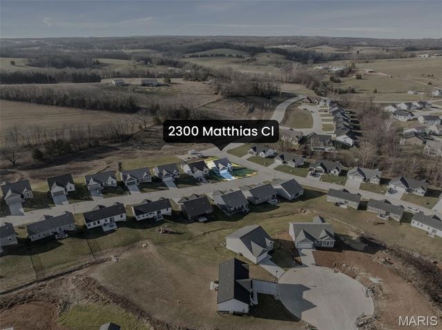 2300 Matthias Close, Washington, MO 63090