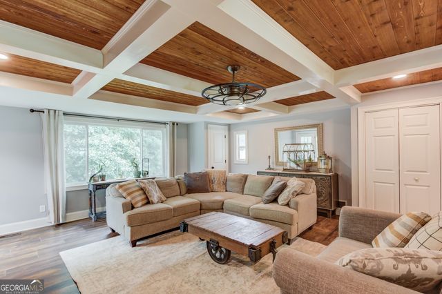 8401 Norris Lake Way, Snellville, GA 30039