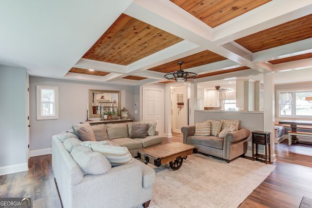 8401 Norris Lake Way, Snellville, GA 30039