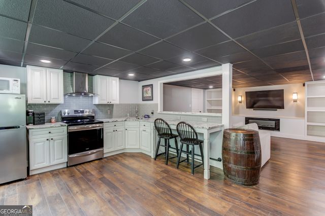 8401 Norris Lake Way, Snellville, GA 30039
