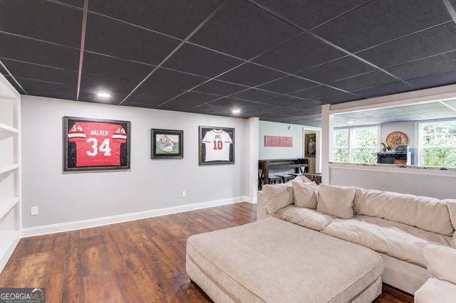8401 Norris Lake Way, Snellville, GA 30039