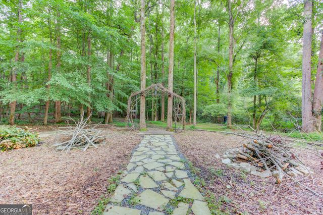 8401 Norris Lake Way, Snellville, GA 30039