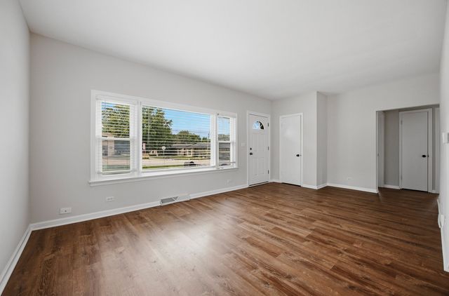 22 55th Street, Downers Grove, IL 60515