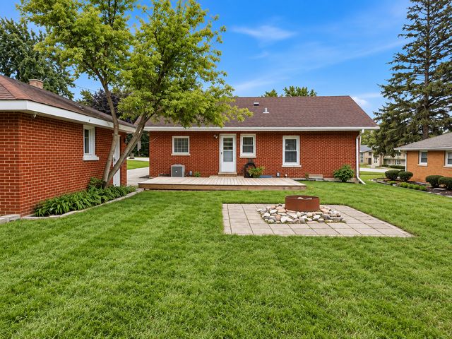 22 55th Street, Downers Grove, IL 60515