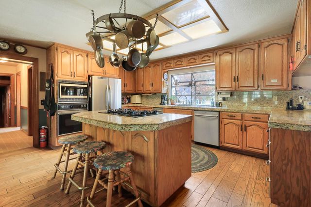 22050 E Buena Vista Rd, Clements, CA 95227