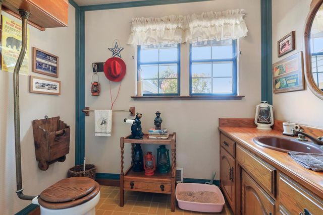 22050 E Buena Vista Rd, Clements, CA 95227